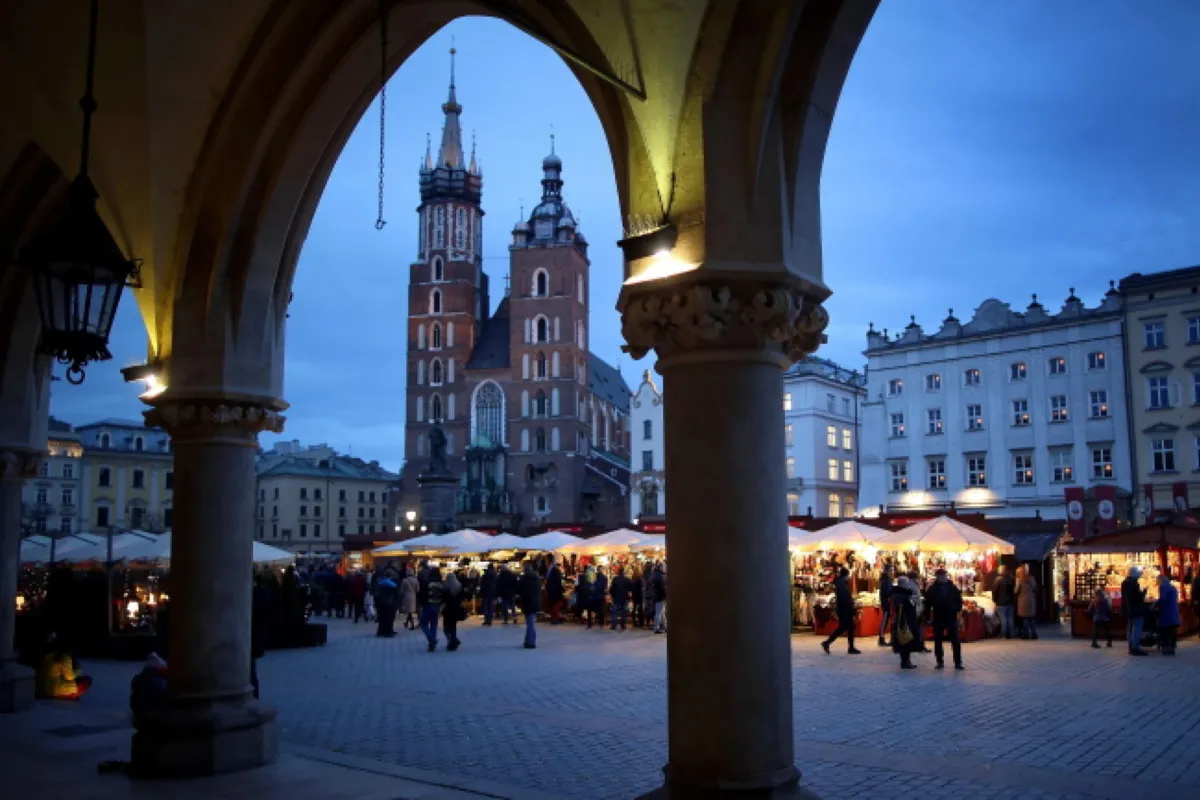  Jarmark noworoczny na Rynku Głównym w Krakowie