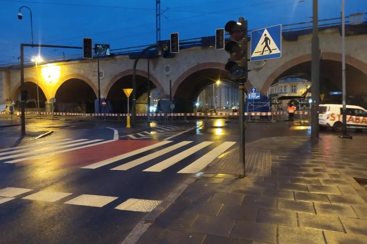 Ulica Grzegórzecka w rejonie wiaduktu przy Hali Targowej jest zamknięta dla ruchu