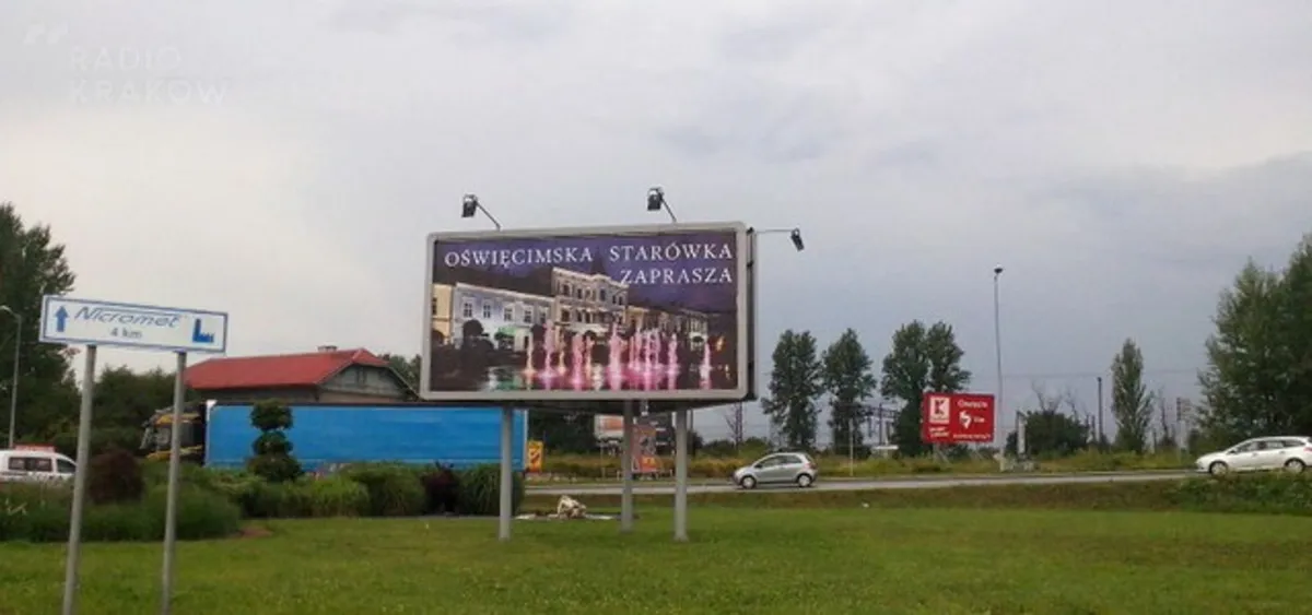 Oświęcim na bilbordach reklamuje własny rynek