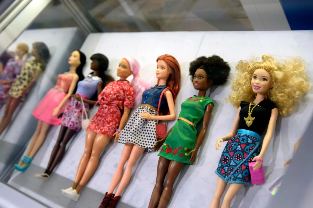 Kolekcja lalek Barbie na wystawie w Bibliotece Kraków