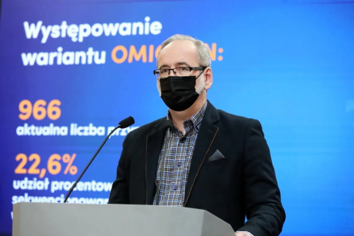Adam Niedzielski: wkroczyliśmy w piątą falę, 30 586 nowych zakażeń koronawirusem