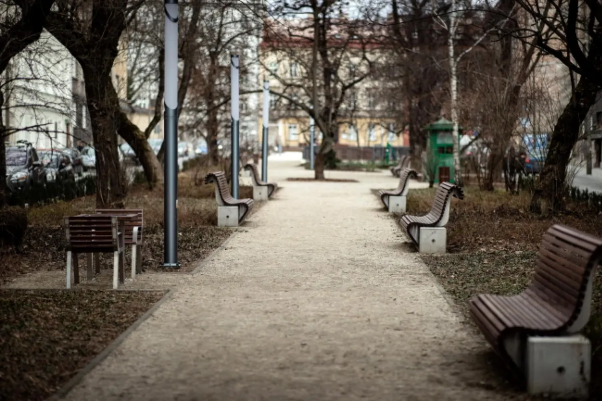 Nowo wyremontowany plac Biskupi w Krakowie