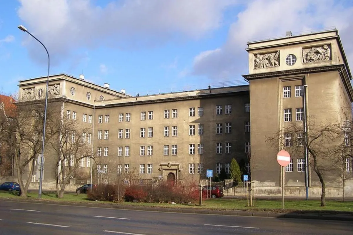 Rzecznik UJ: Uczelnia rozwiąże z Samuelem Nowakiem umowę o pracę