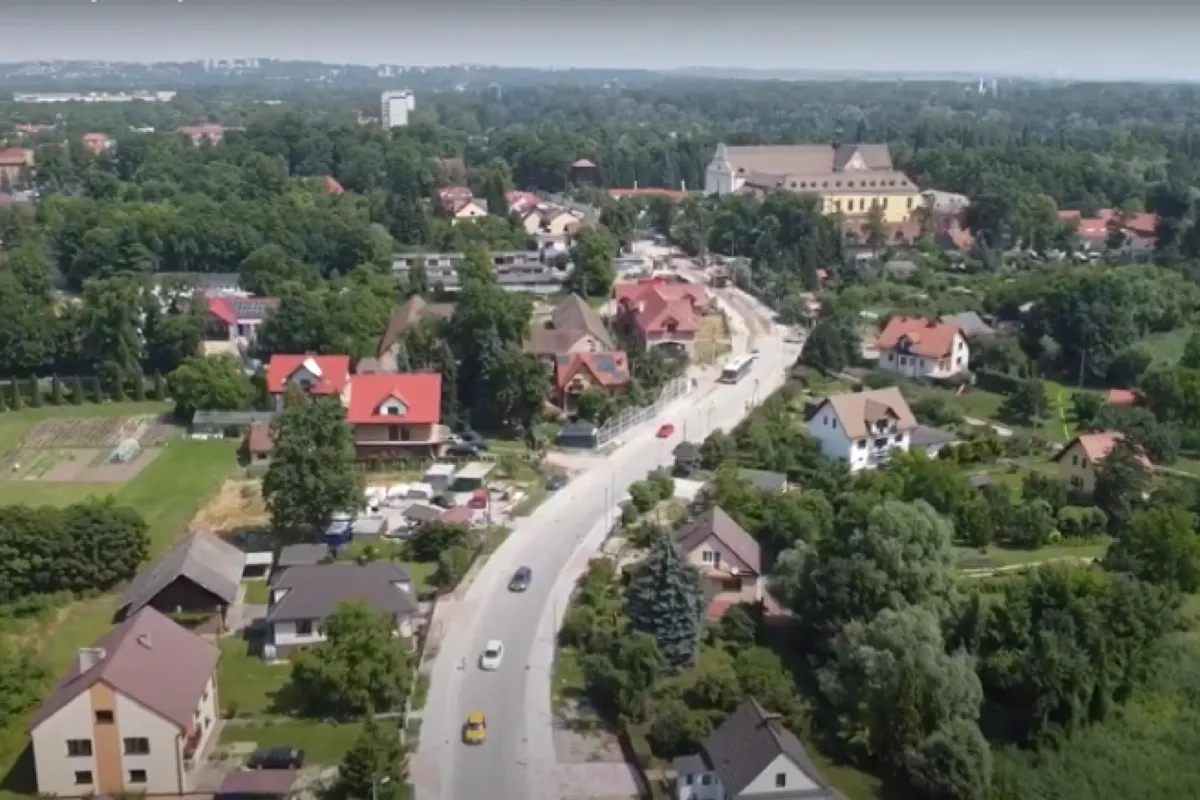 Kierowcy w Krakowie znów mogą jeździć ulicą Klasztorną
