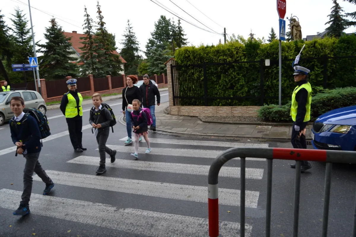 „Bezpieczna droga do szkoły” z małopolskimi policjantami