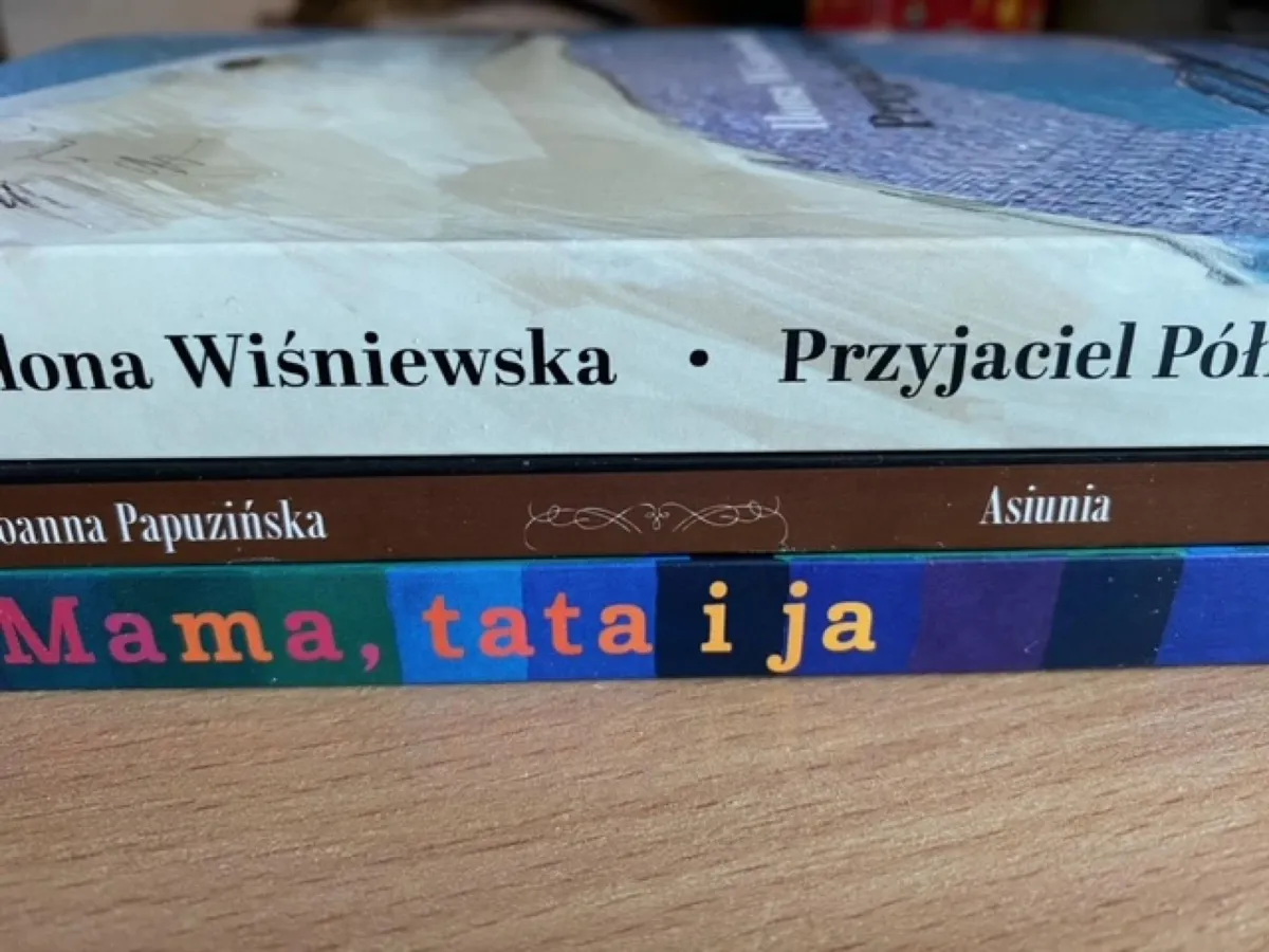Przyjaciel Północy, Mama, tata i ja i Asiunia. Alfabet 200322