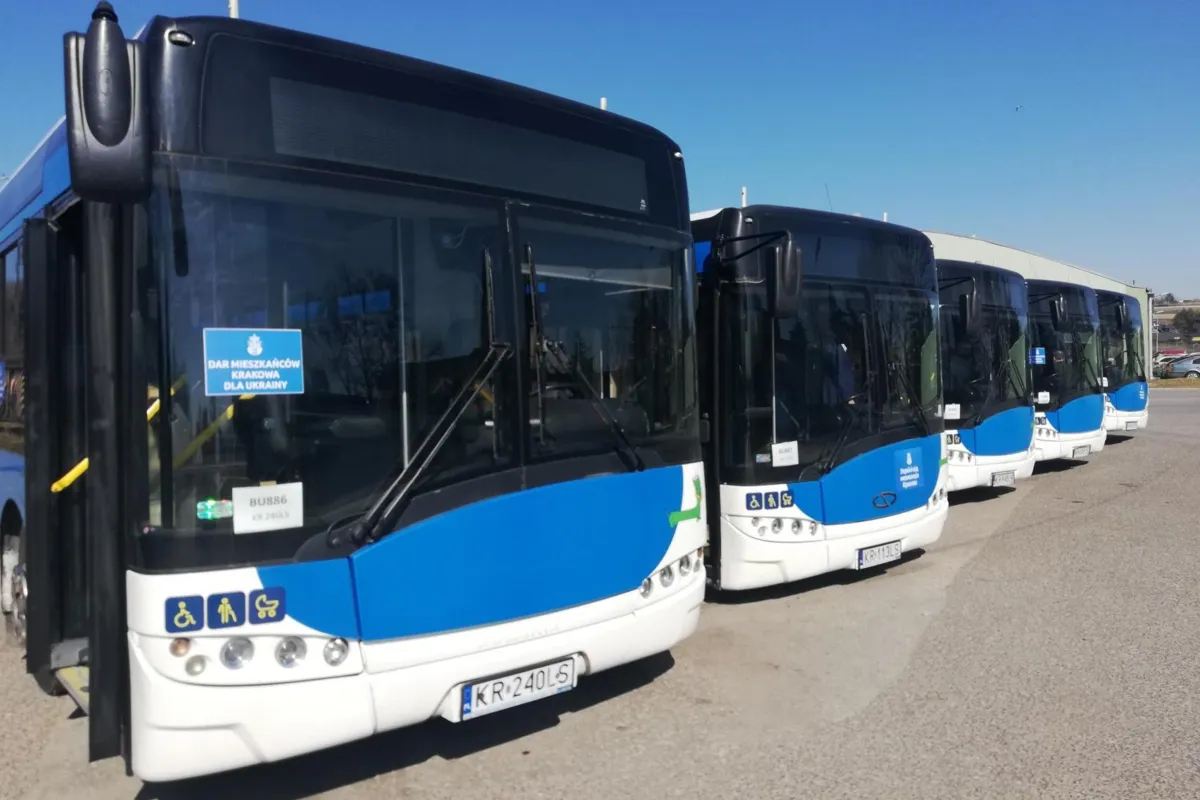 Krakowskie MPK przekazało miastu Lwów autobusy wypełnione darami