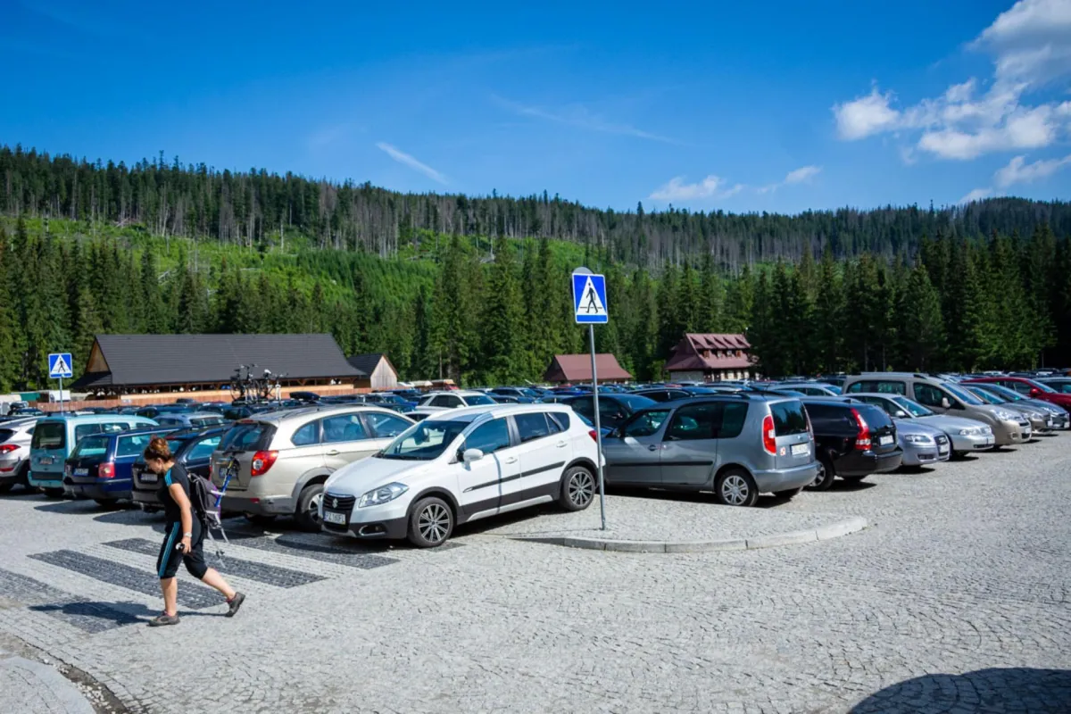 Tatrzański Park Narodowy zmienia cennik parkingów w rejonie Morskiego Oka