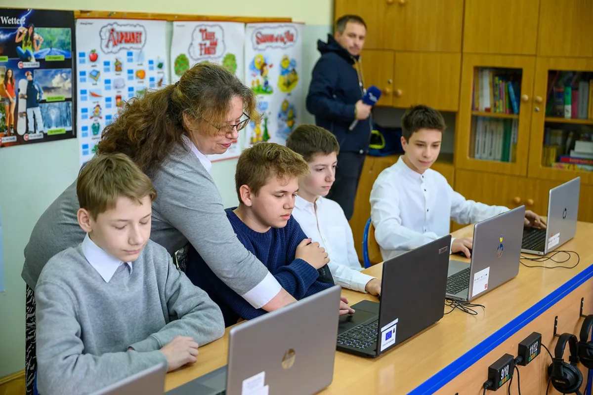 Uczniowie w Skrzyszowie zainaugurowali IT Fitness Test 2022