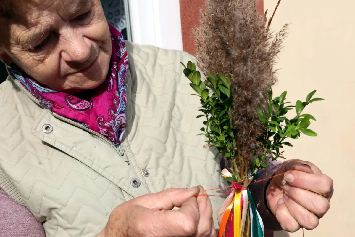 Ostatnie przygotowania do słynnego konkursu palm w Lipnicy Murowanej