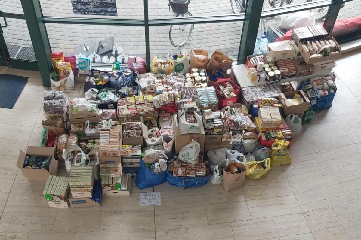 Jeszcze tylko do 18.00 zbieramy dary dla Buczy. Prosimy o przynoszenie kaszy gryczanej i chlebów