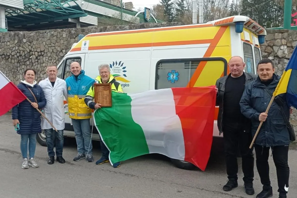 Mieszkańcy włoskiego Arezzo przygotowali pomoc dla ukraińskiego Sambora. Pomogli strażacy z Oświęcimia