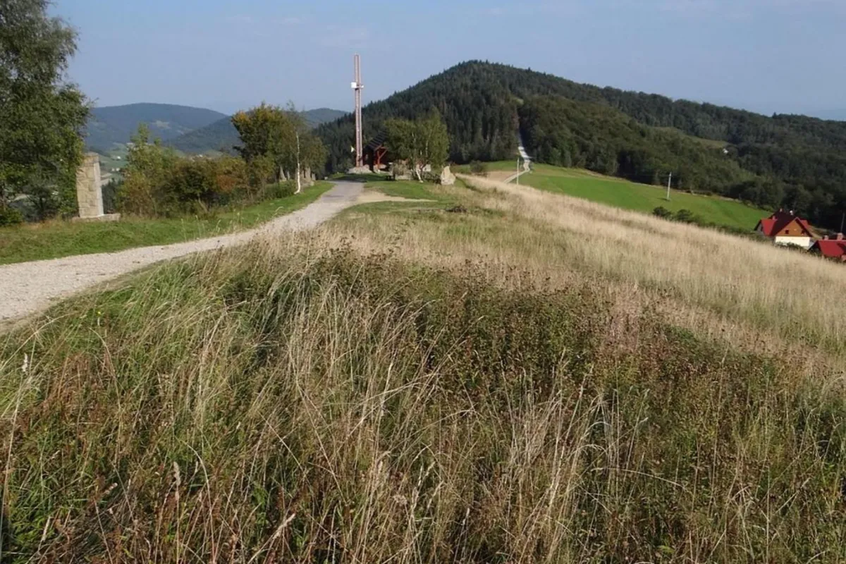 Specjalna tablica na Cisowym Dziale przypomina historię "Małopolskiej Inki"