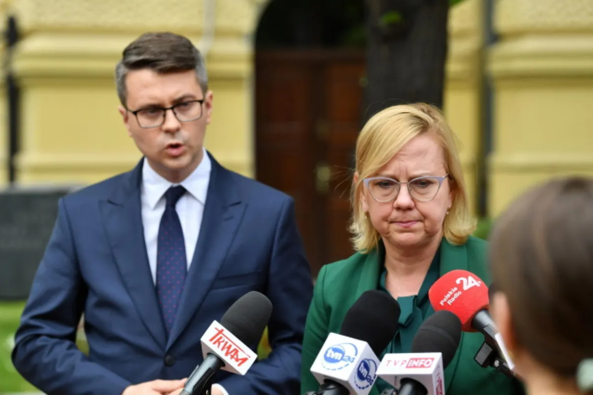 Rząd: od stycznia 2023 r. najniższa pensja wyniesie 3383 zł brutto, a od lipca - 3450 zł