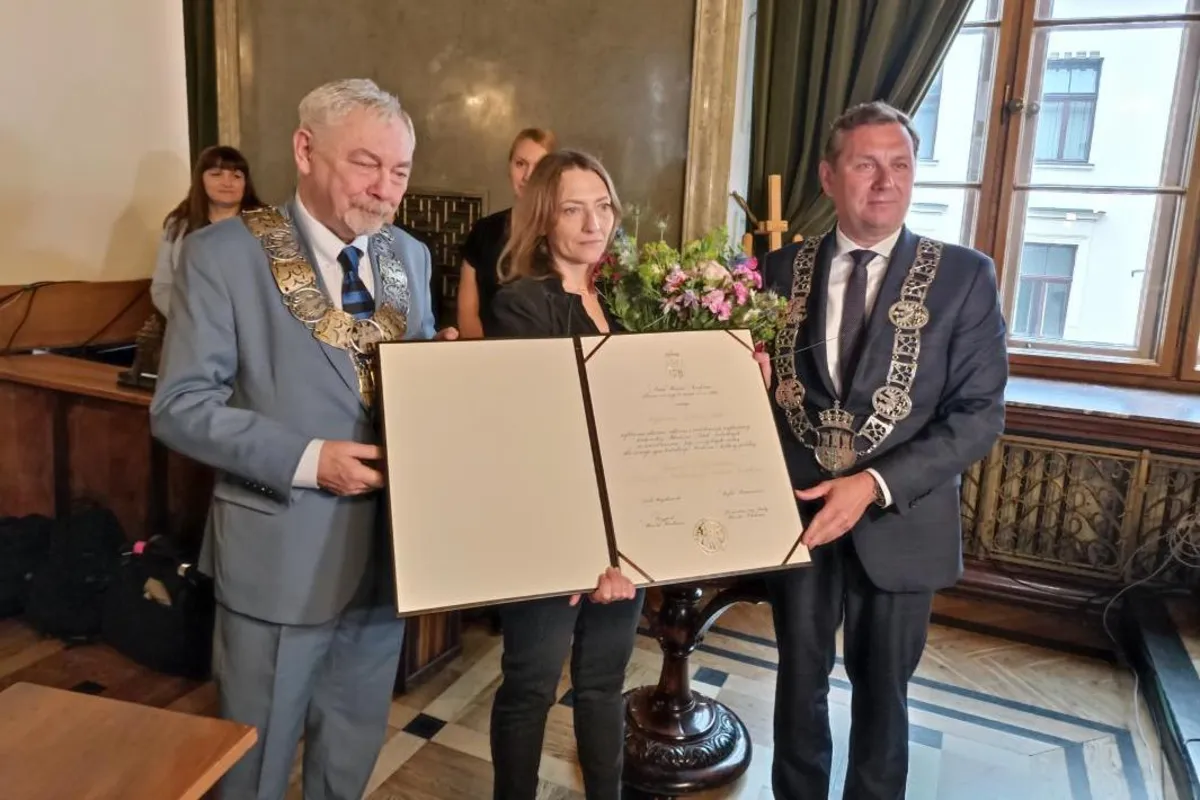 Córka Jerzego Treli odebrała akt nadania ojcu Honorowego Obywatela Miasta Krakowa