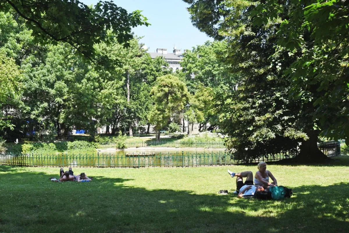 Uderzenie gorącego powietrza. Ostrzeżenia drugiego stopnia przed upałami