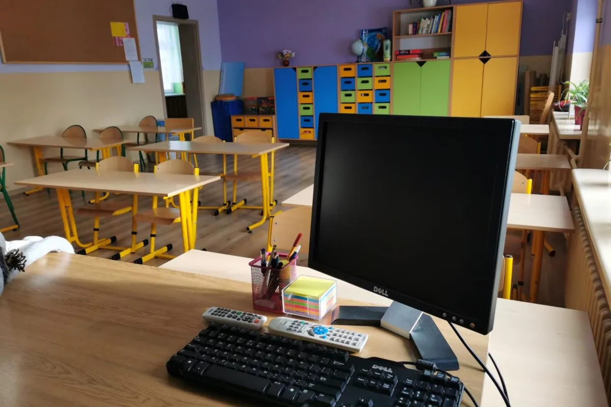 Kończy się rok szkolny 2021/2022: drugi rok edukacji w pandemii, uchodźcy z Ukrainy w polskich szkołach i przedszkolach
