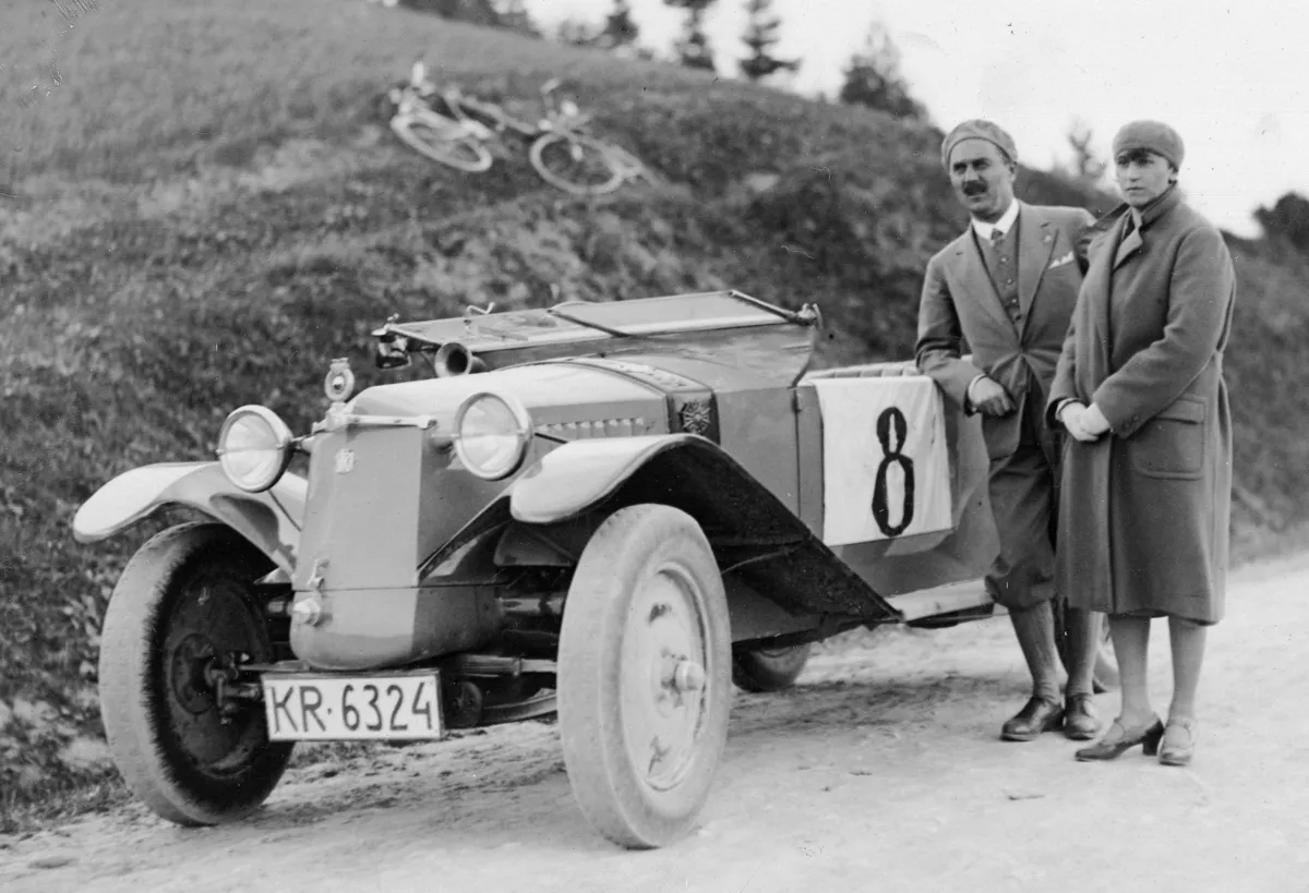 100 lat temu wprowadzono polskie tablice rejestracyjne dla pojazdów mechanicznych