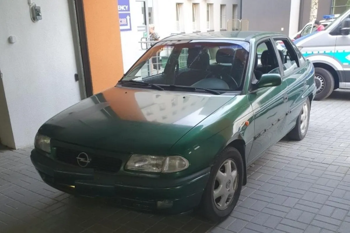 Oświęcim: pijany kierowca zaparkował na podjeździe dla karetek  