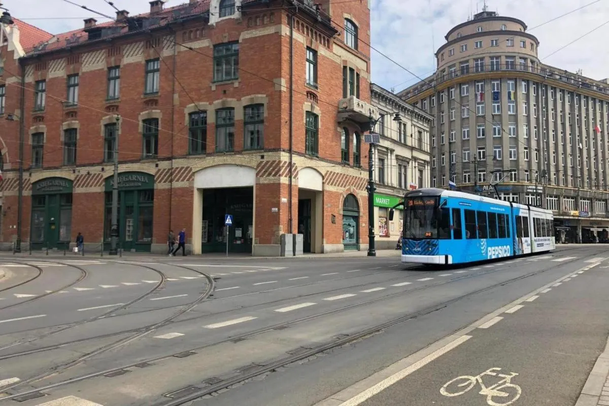 Tramwaje i autobusy wróciły na ulicę Basztową w Krakowie