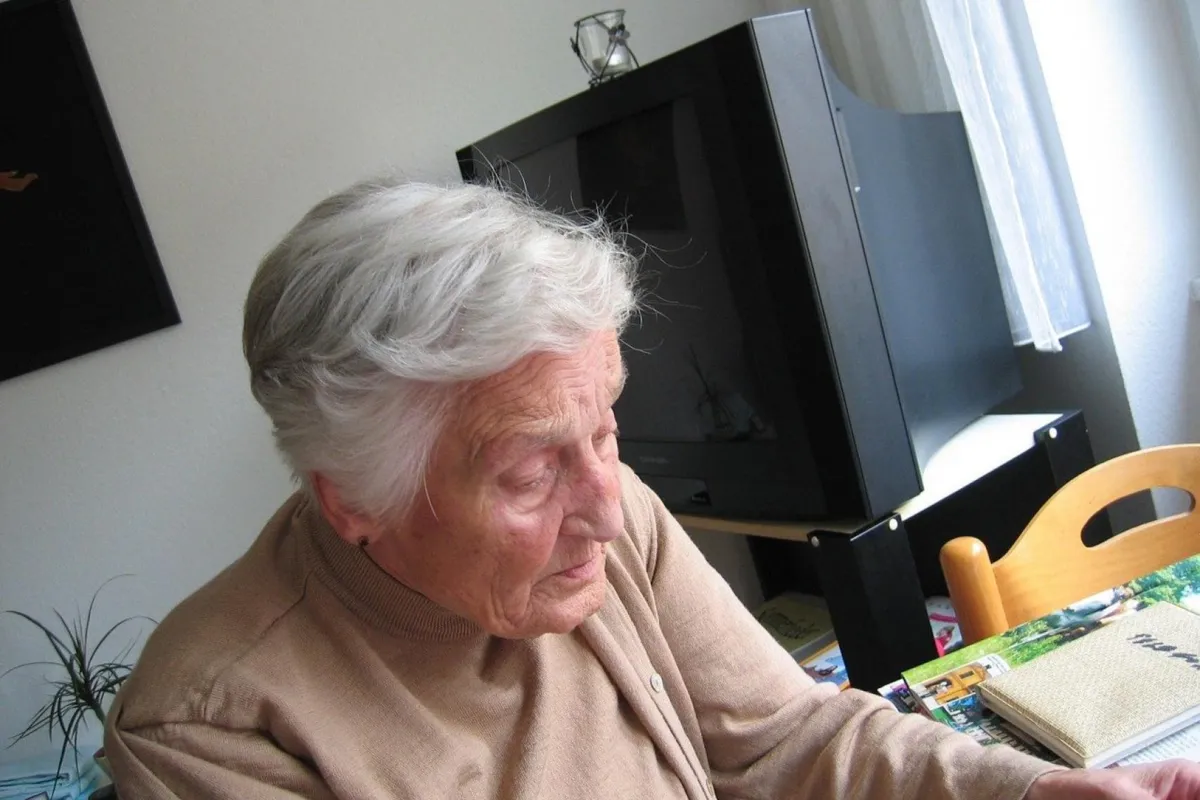 Fałszywa pracownica ZUS i kobieta podająca się za lekarza okradły seniorkę