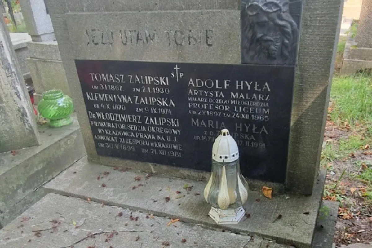 Zbierają fundusze na renowację grobu Adolfa Hyły, autora słynnego obrazu Jezusa Miłosiernego