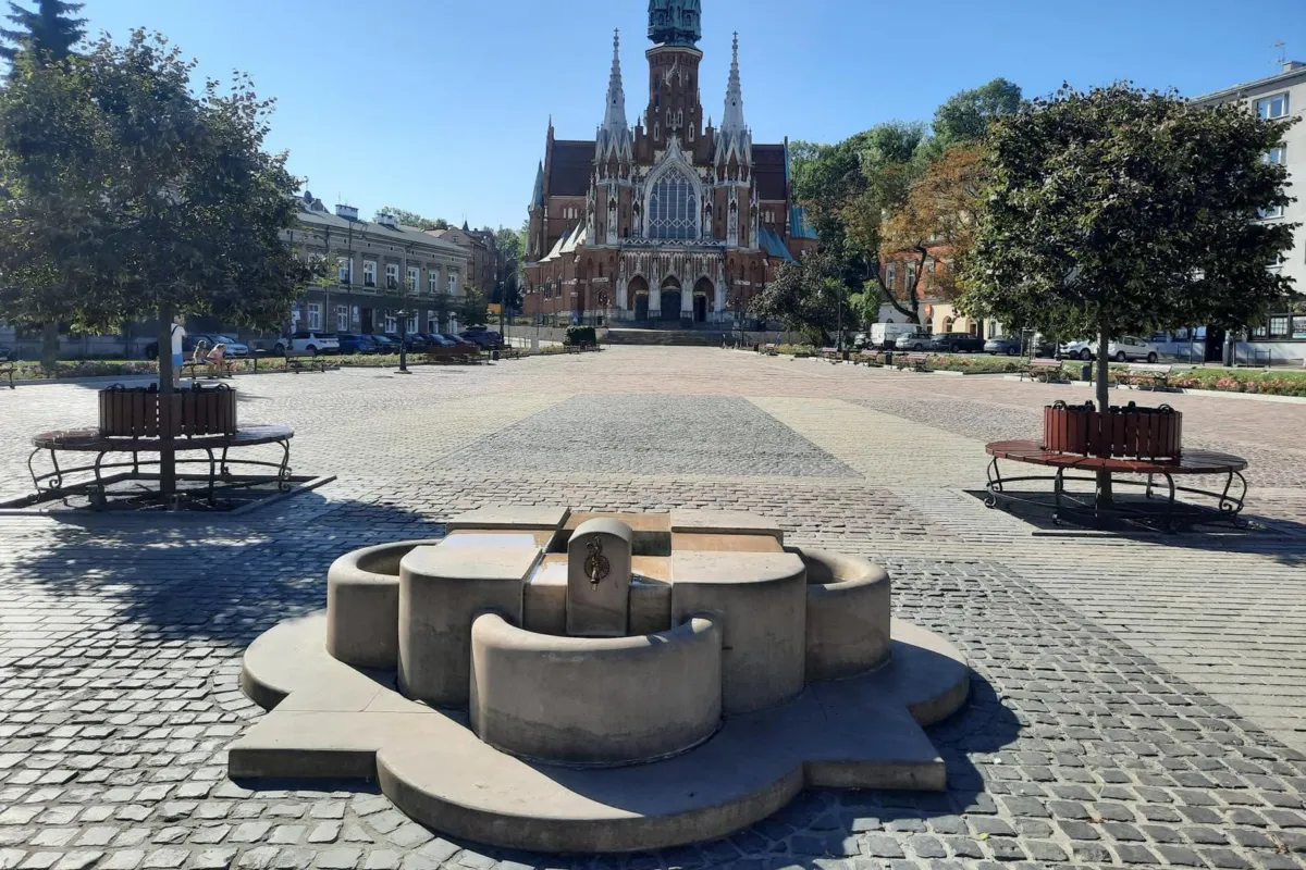 Mieszkańcy chcieliby inną fontannę na Rynku Podgórskim w Krakowie. Urzędnicy mówią nie