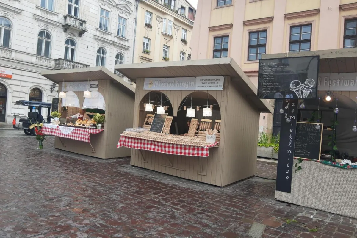 Deszczowa sobota z pierogami na Małym Rynku
