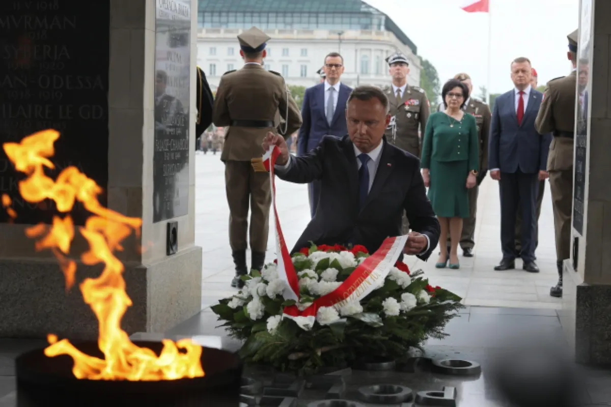 Prezydent Andrzej Duda złożył wieniec na płycie Grobu Nieznanego Żołnierza