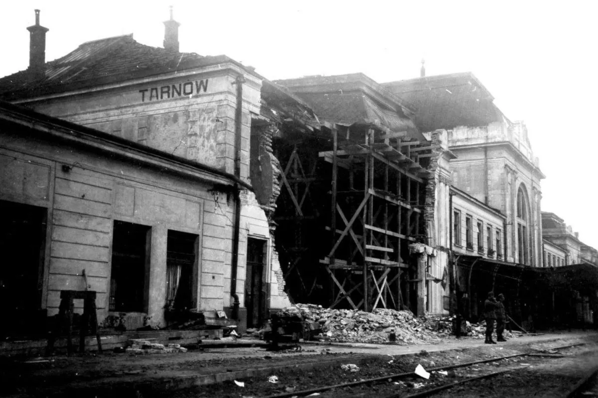 Mijają 83 lata od zamachu bombowego na tarnowskim dworcu PKP
