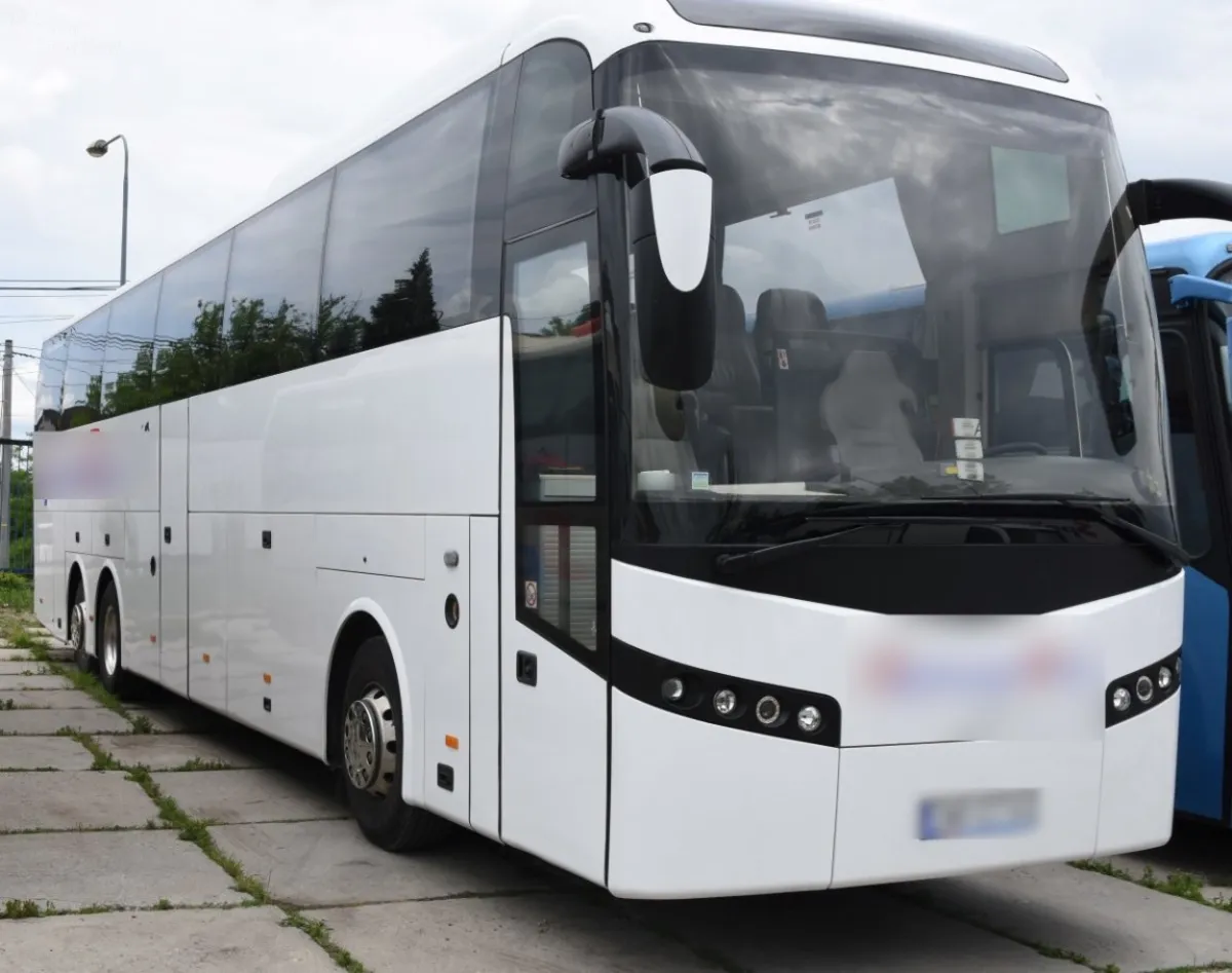Żeby dostać się do Polski, kilkanaście godzin spędzili w lukach pod autokarem