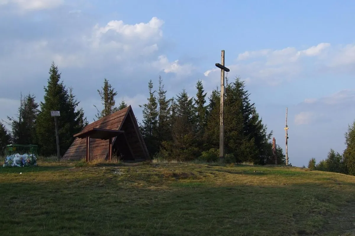 W piątek wolontariusze znowu będą sprzątać szlaku w Beskidzie Małym