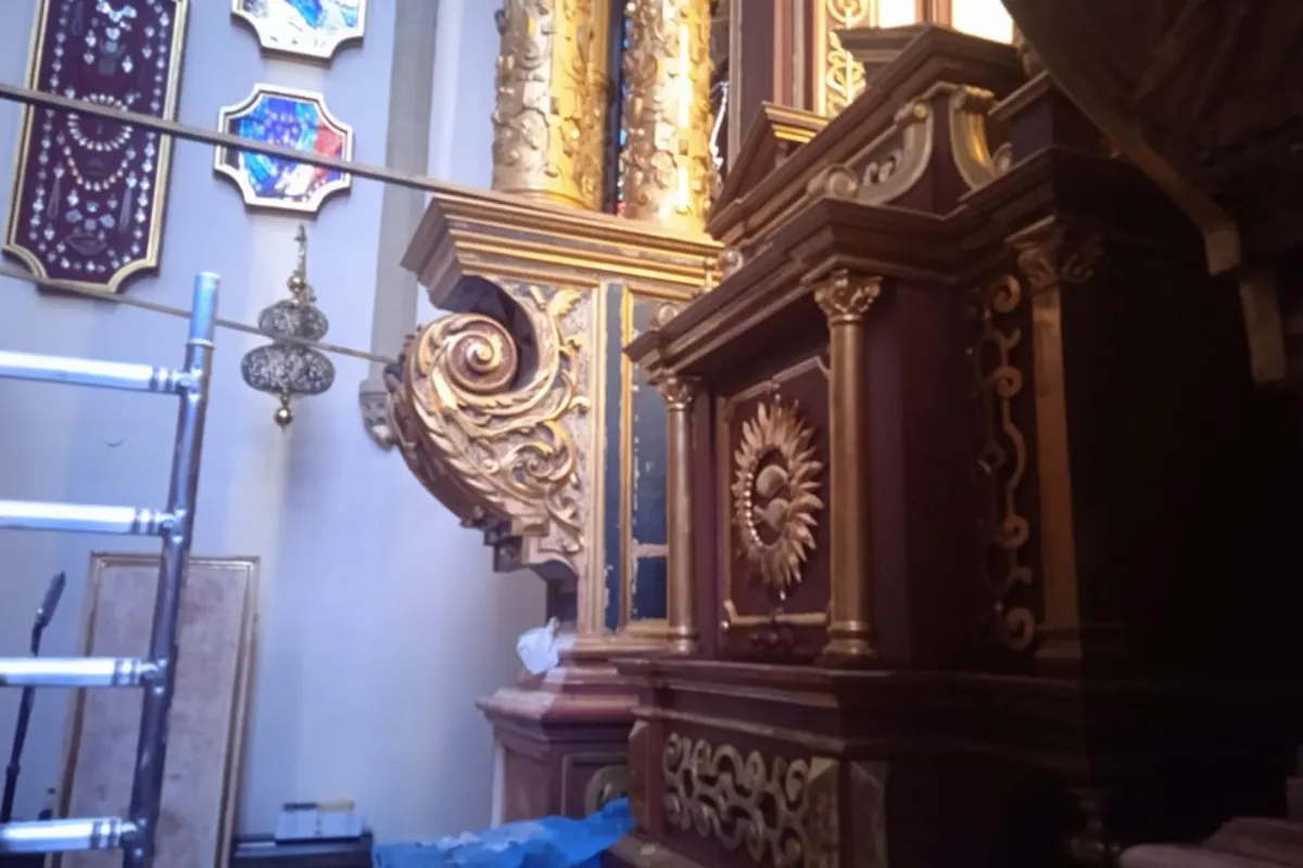 Główny Ołtarz w Bazylice św. Małgorzaty w Nowym Sączu już nie w kolorze czerwieni