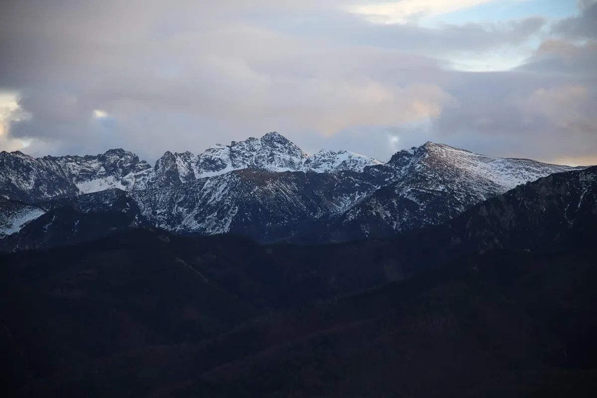 Tatry/ Na szczytach ponownie zagrożenie lawinowe