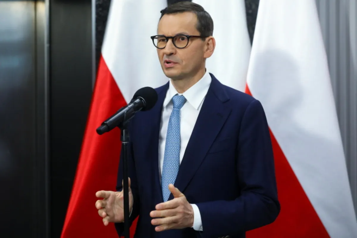 Premier: Nie zostawiamy samorządów samych sobie
