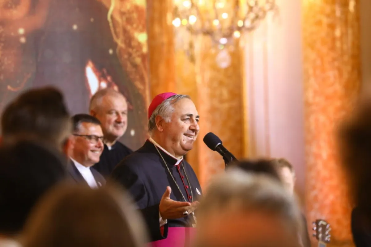 W niedzielę Kościół w Polsce obchodzi XXII Dzień Papieski pod hasłem "Blask prawdy"