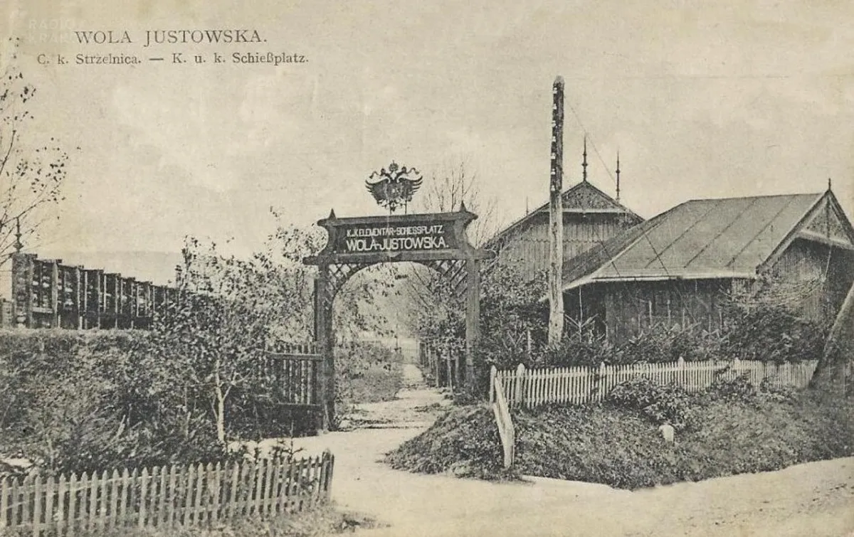Strzelnica na Woli Justowskiej na zdjęciach z pocz. XX wieku