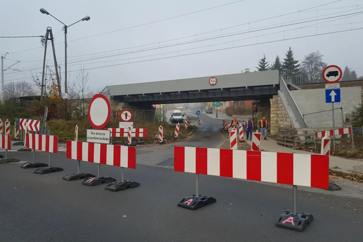 Zamknięty wiadukt na ulicy Krakowskiej w centrum Chrzanowa