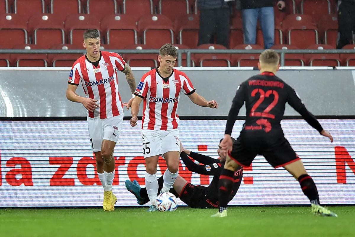 Fajerwerki niestety tylko na trybunach, ale Cracovia  zwycięska