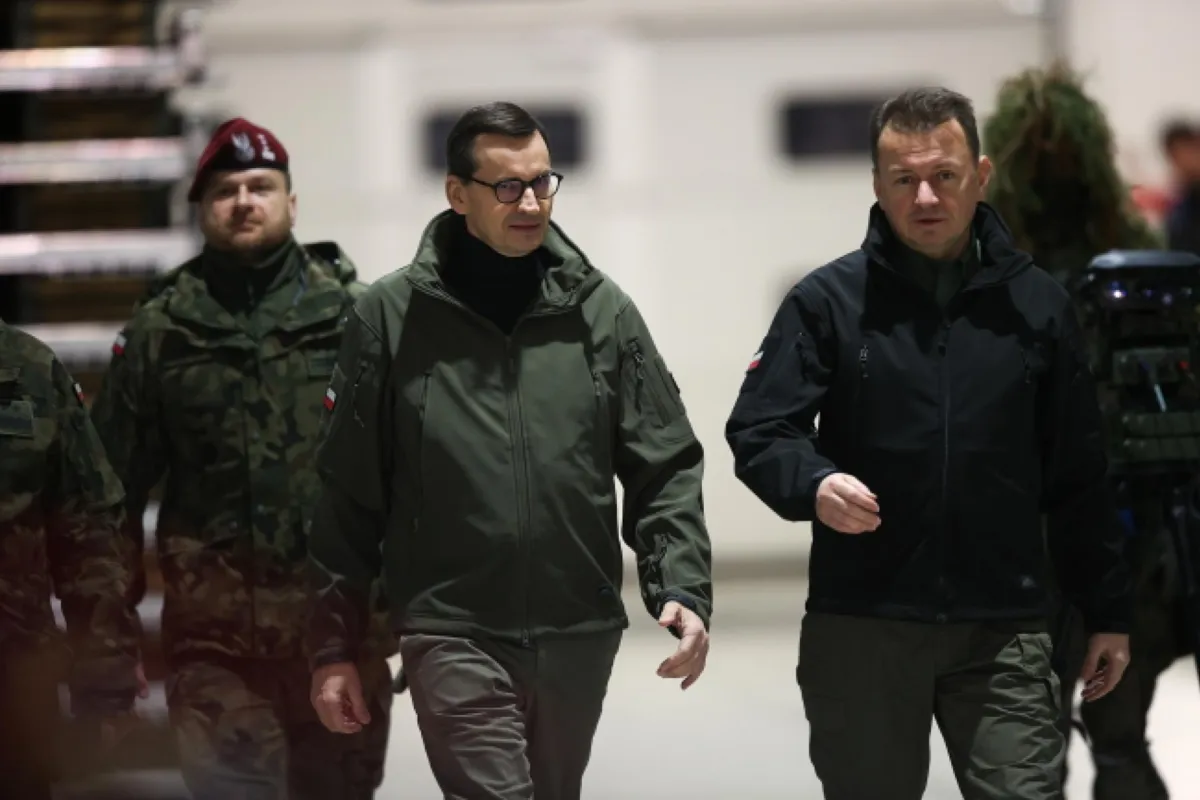Premier w Krakowie: stawiamy na jak najszybszą modernizację polskiej armii 