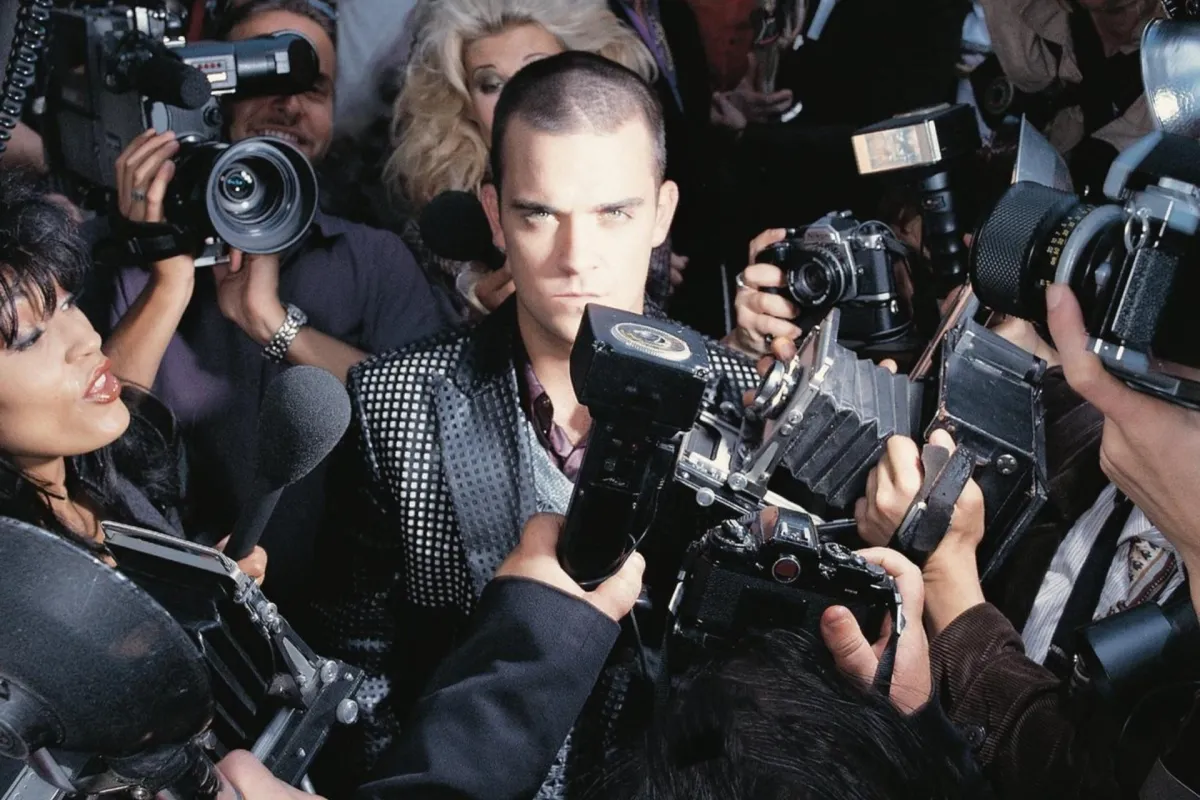 Robbie Williams  - Life thru a lens (25th anniversary)
