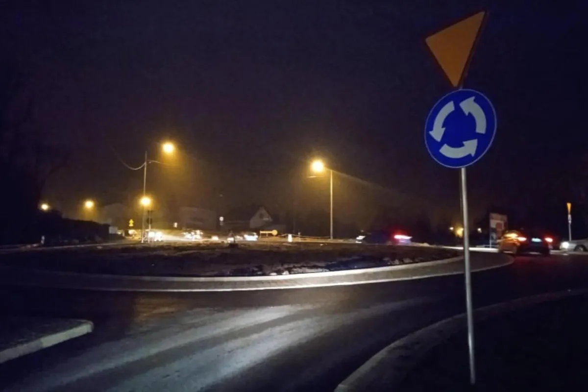 Pierwsze z dwóch rond budowanych przy wyjeździe z Nowego Sącza w stronę Krynicy jest już przejezdne