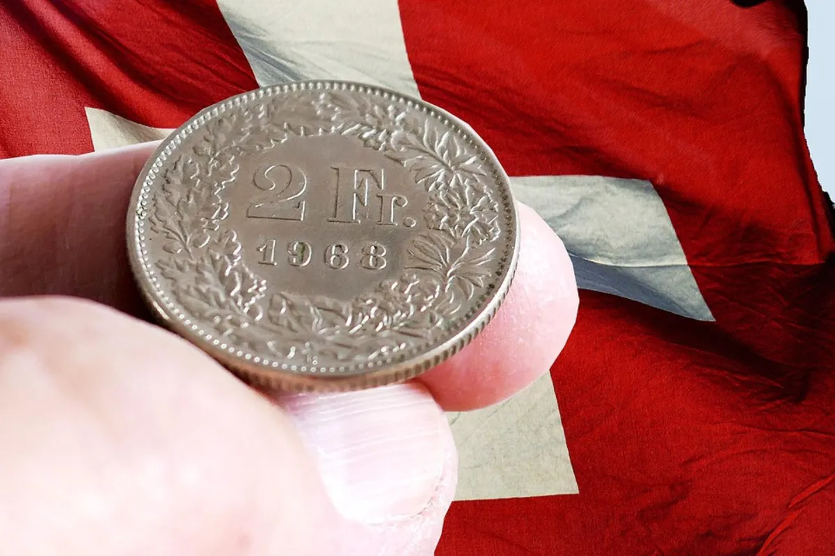 Kredyty frankowe. Klienci kontra banki, rozprawa czy ugoda - co lepsze?