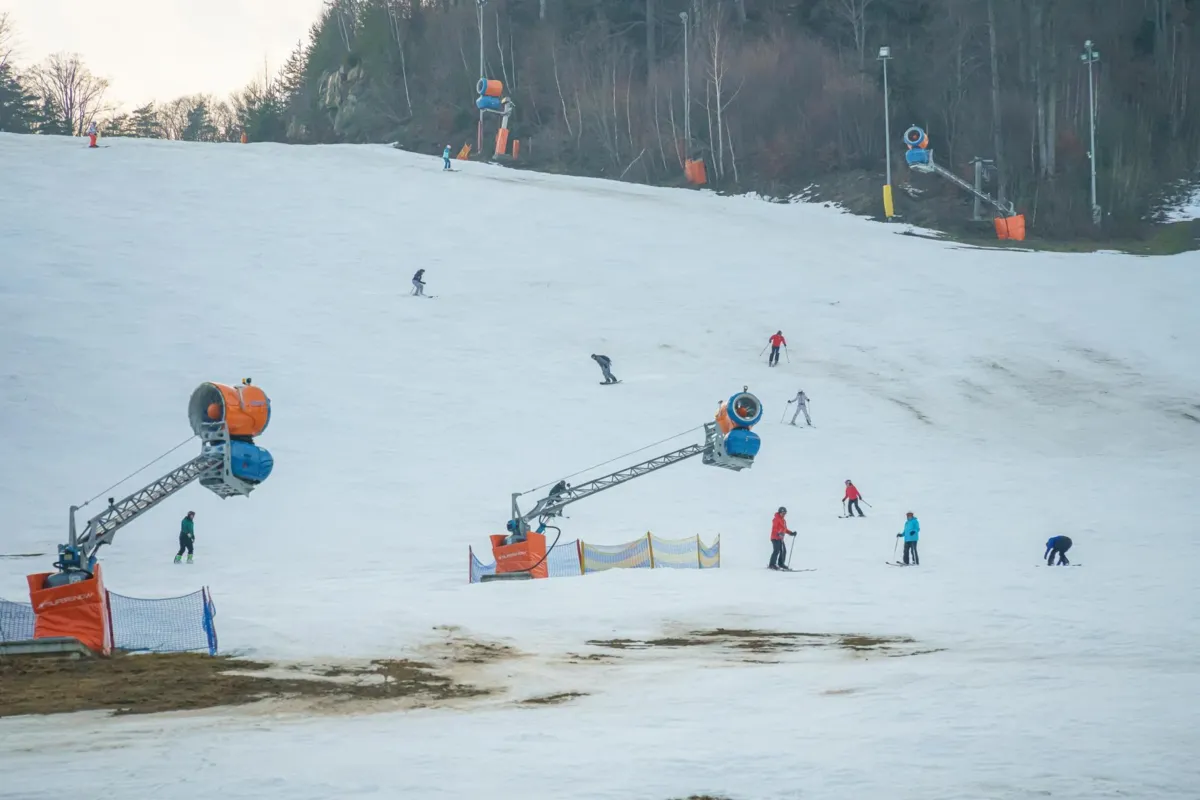 Narciarze spędzają ferie w Krynicy