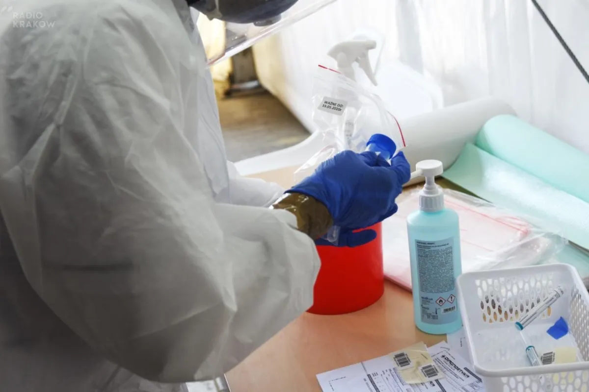 836 zakażeń koronawirusem, zmarło 9 osób z COVID-19