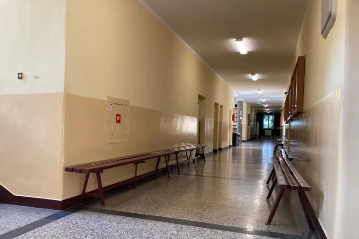 Silnie toksyczny materiał zostanie usunięty z krakowskich szkół? Jest petycja
