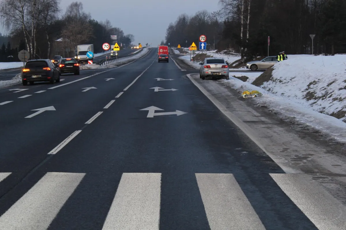 Olkusz: 46-latek bez uprawnień potrącił pieszą na pasach