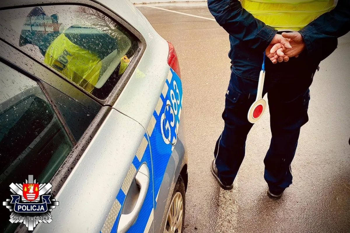 Szef firmy transportowej przewoził pasażerów autobusem. Nie miał prawa jazdy