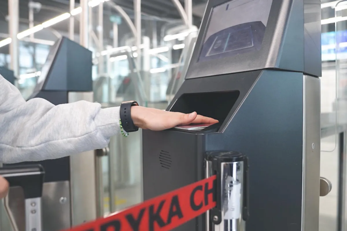Automatyczna kontrola graniczna na lotniskach również dla dzieci