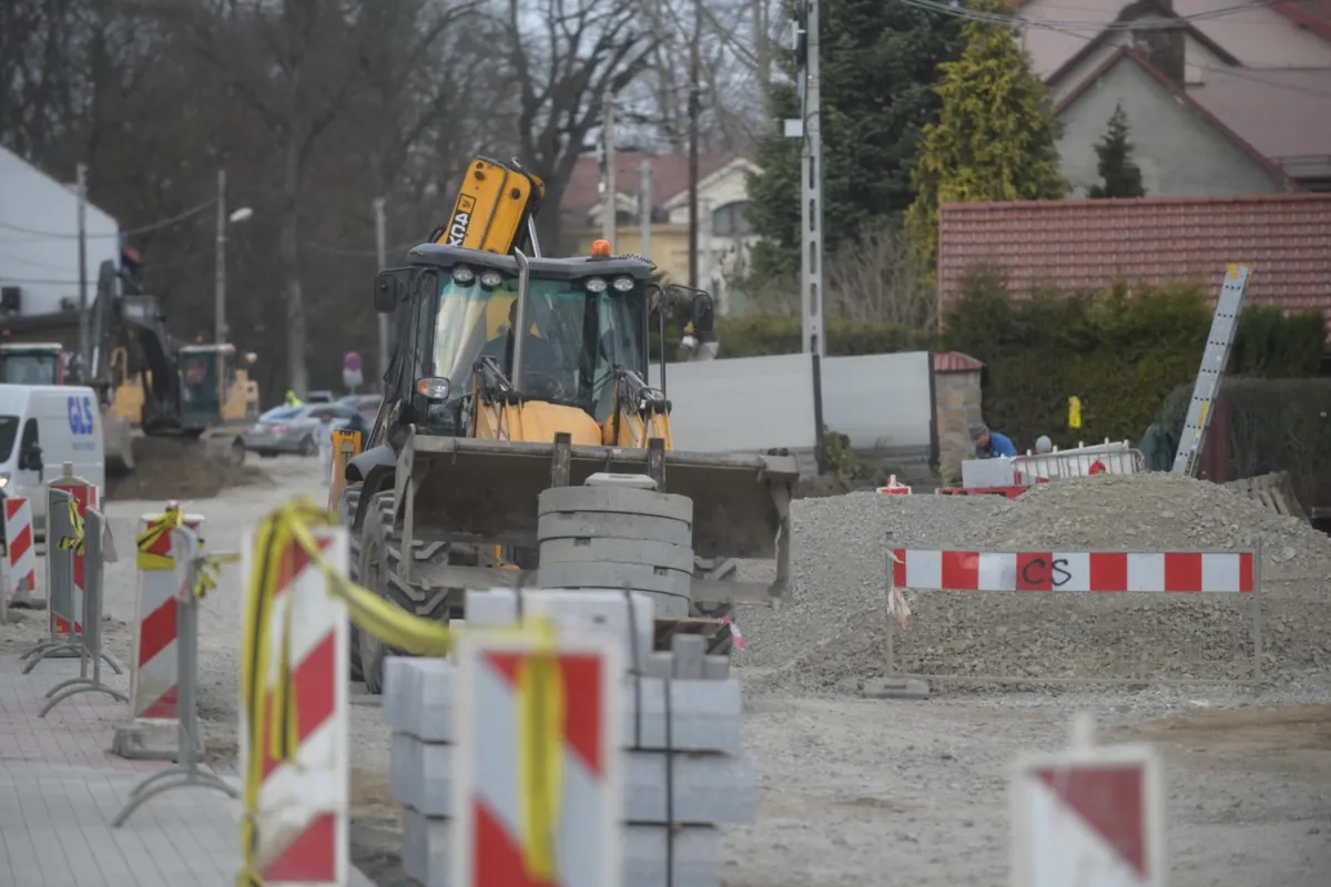 Po 20 latach od rozpoczęcia remontu, przebudowa ulicy Królowej Jadwigi w Krakowie wreszcie na finiszu